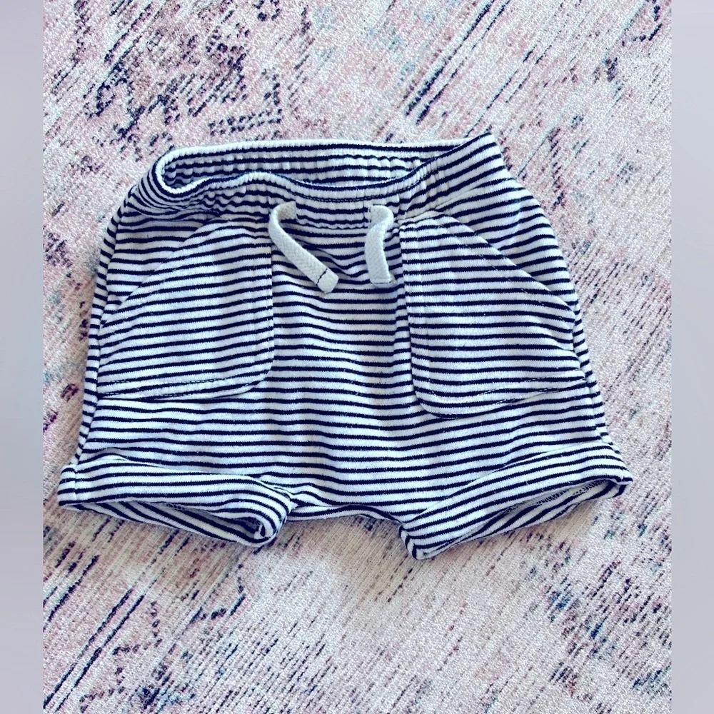 Old Navy Black and White Shorts Elastic Waistband